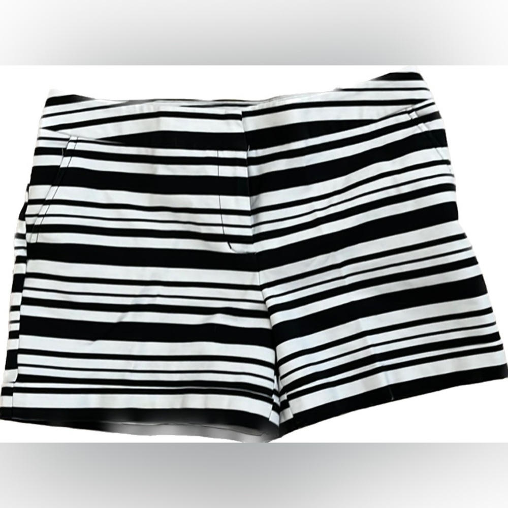 Apt 9 Black & White striped shorts Size 10